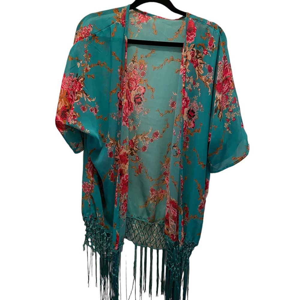 Boutique Floral Print Macrame Fringe Kimono